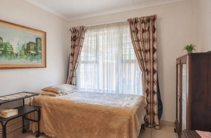 2 Bedroom Property for Sale in Eldoraigne Gauteng