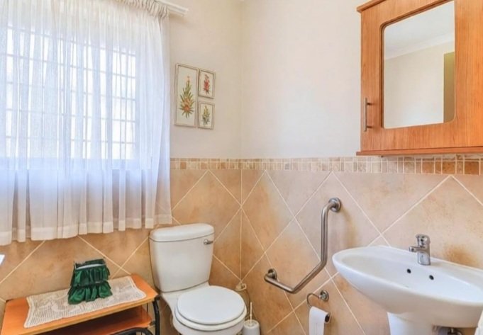2 Bedroom Property for Sale in Eldoraigne Gauteng