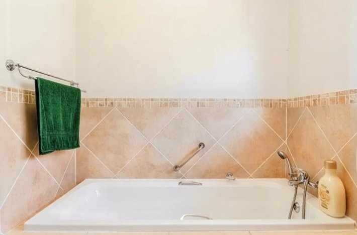 2 Bedroom Property for Sale in Eldoraigne Gauteng