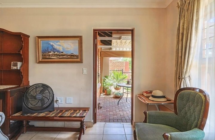 2 Bedroom Property for Sale in Eldoraigne Gauteng