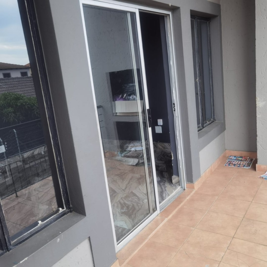 2 Bedroom Property for Sale in Noordwyk Gauteng