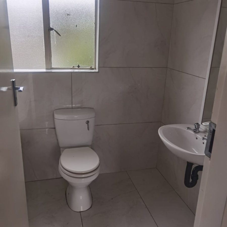 2 Bedroom Property for Sale in Noordwyk Gauteng