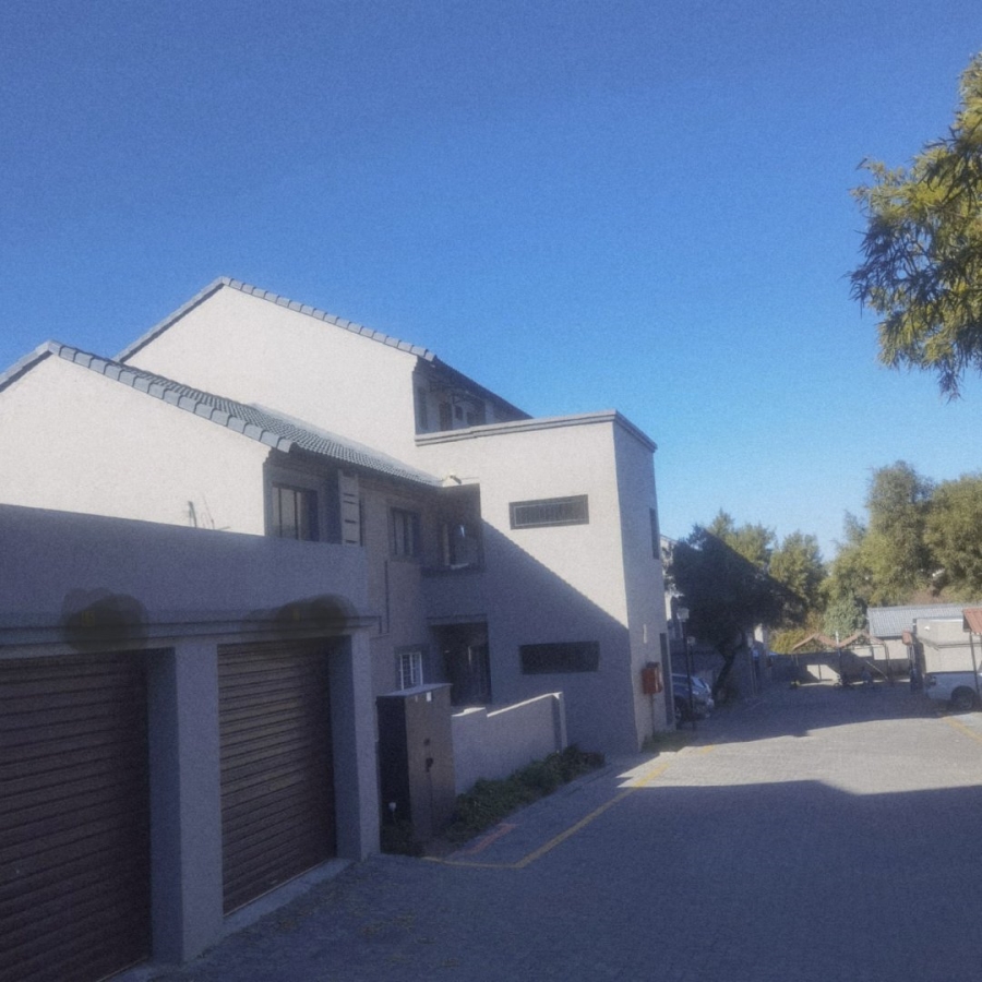 2 Bedroom Property for Sale in Noordwyk Gauteng