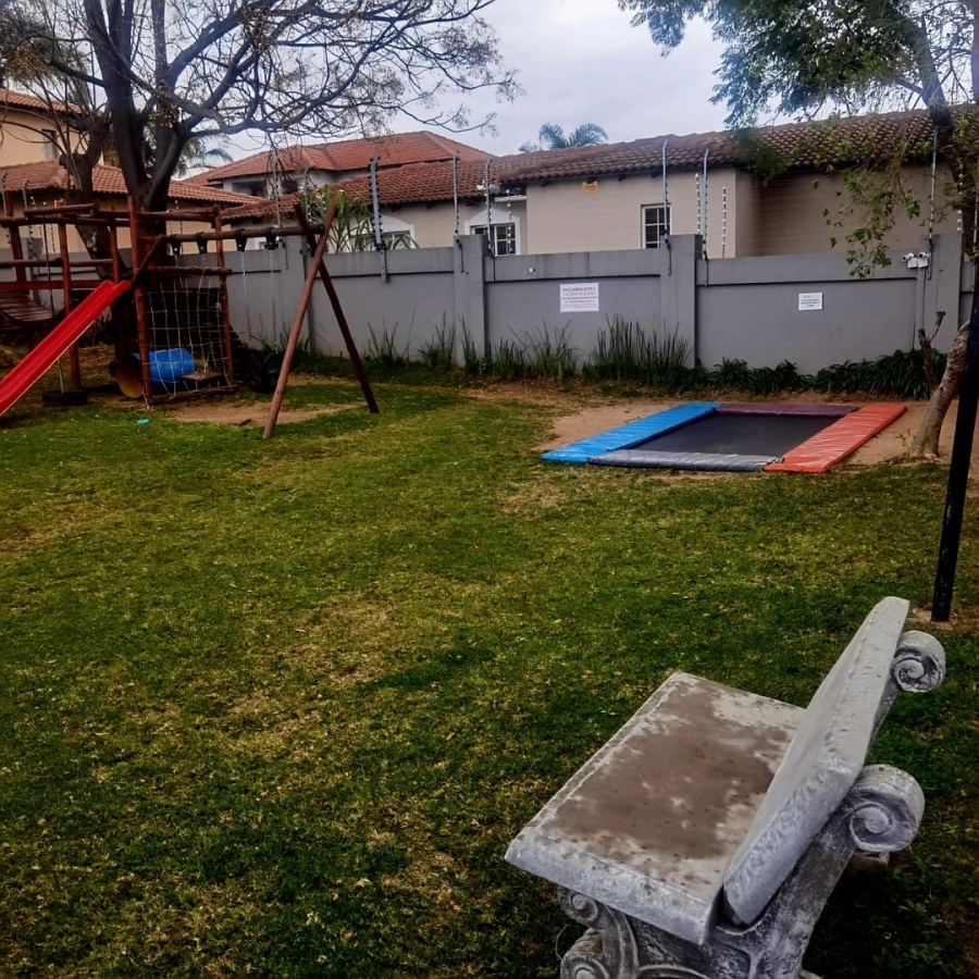 2 Bedroom Property for Sale in Noordwyk Gauteng