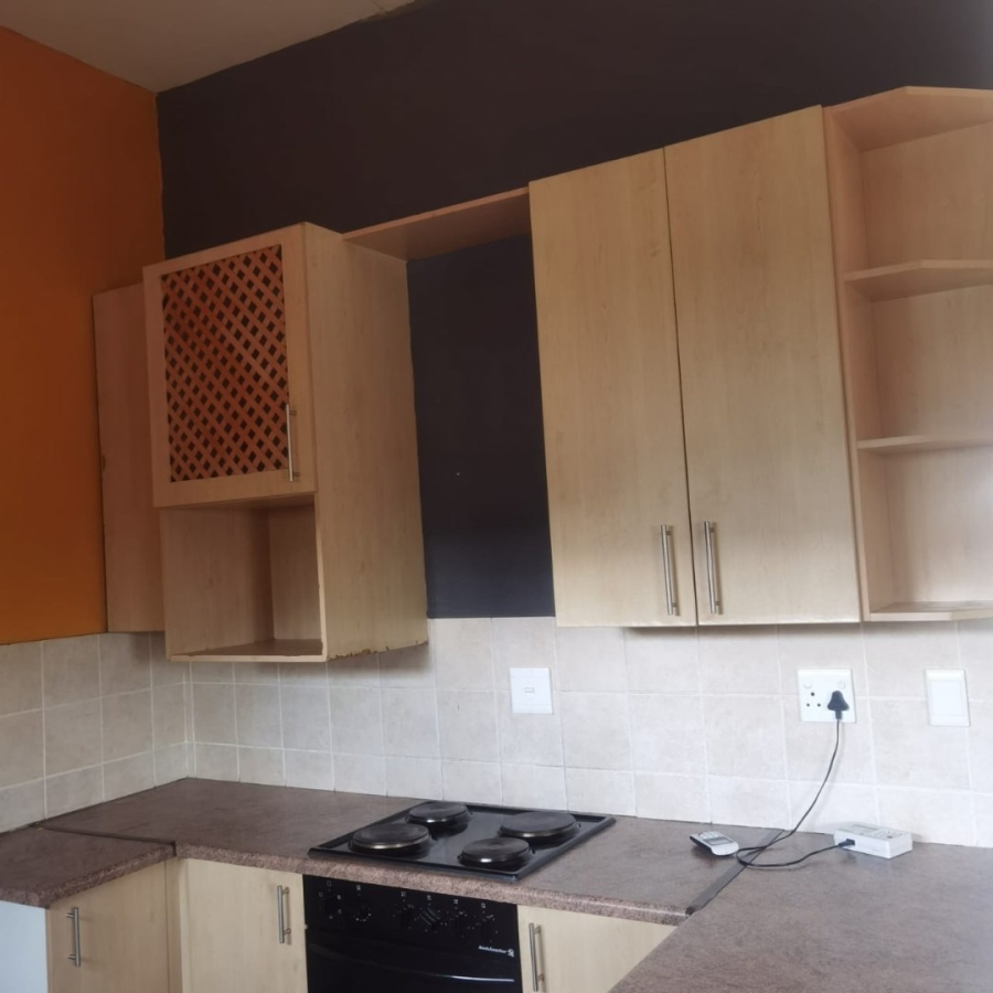 2 Bedroom Property for Sale in Noordwyk Gauteng