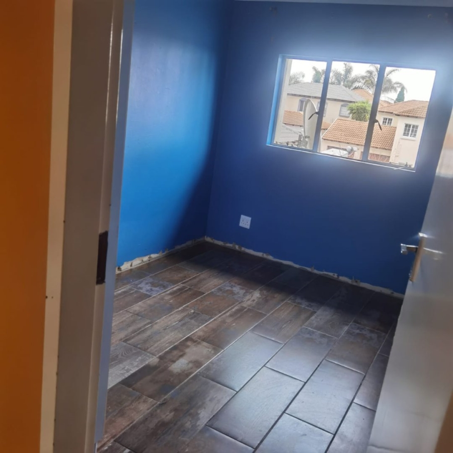 2 Bedroom Property for Sale in Noordwyk Gauteng