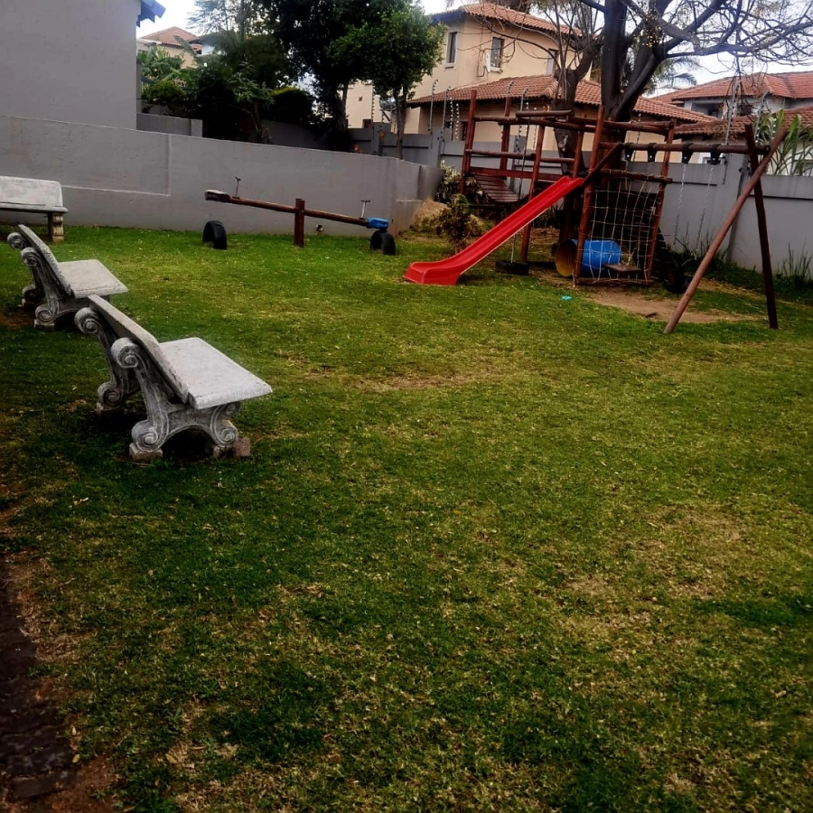 2 Bedroom Property for Sale in Noordwyk Gauteng
