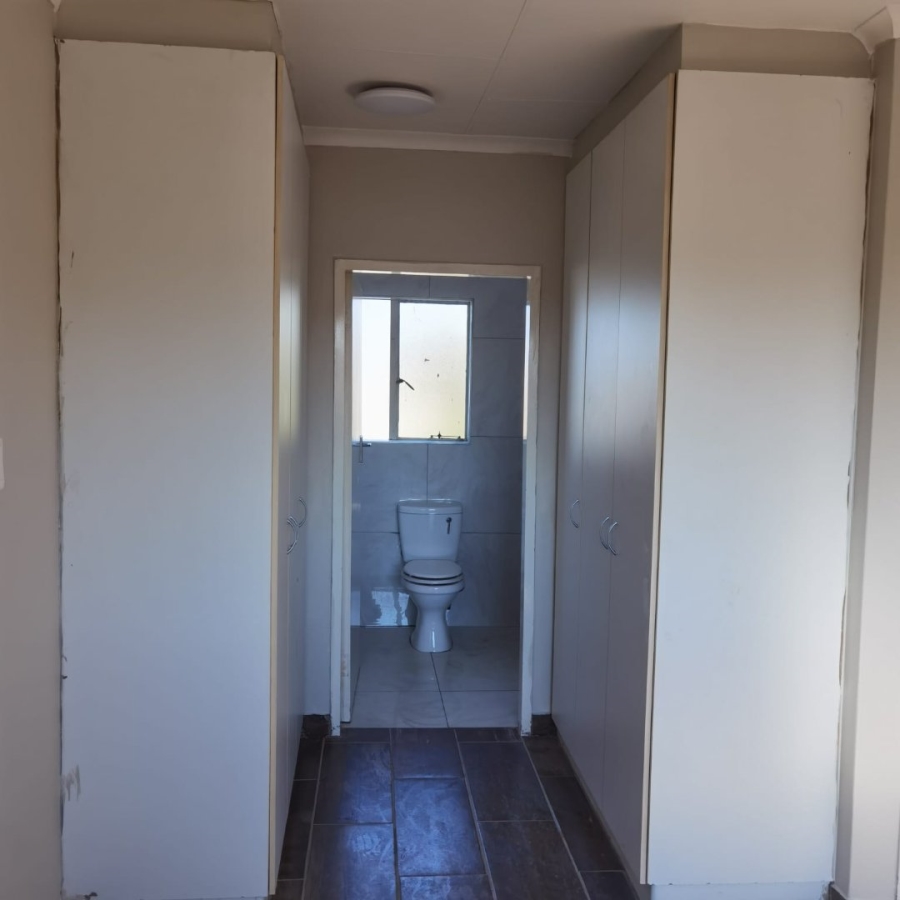 2 Bedroom Property for Sale in Noordwyk Gauteng