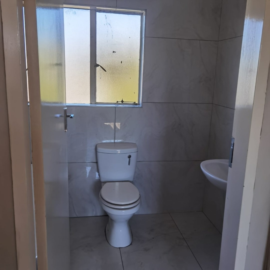 2 Bedroom Property for Sale in Noordwyk Gauteng
