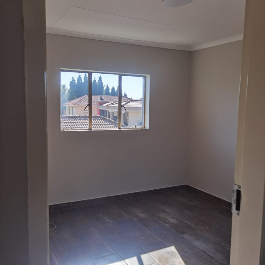 2 Bedroom Property for Sale in Noordwyk Gauteng