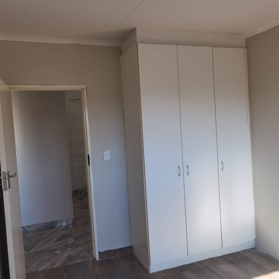 2 Bedroom Property for Sale in Noordwyk Gauteng