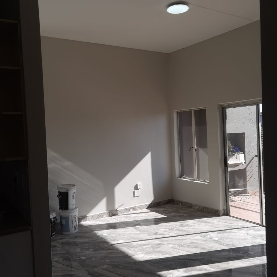2 Bedroom Property for Sale in Noordwyk Gauteng
