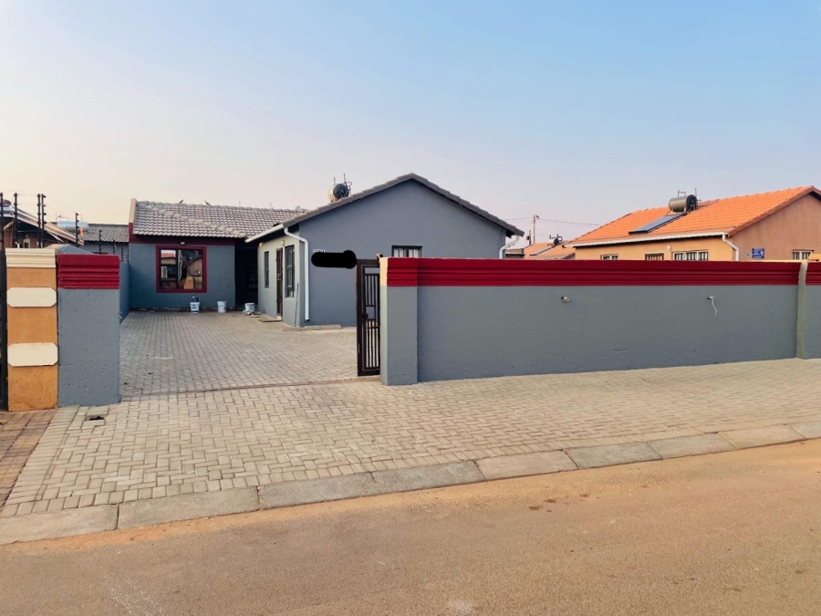 2 Bedroom Property for Sale in Protea Glen Gauteng