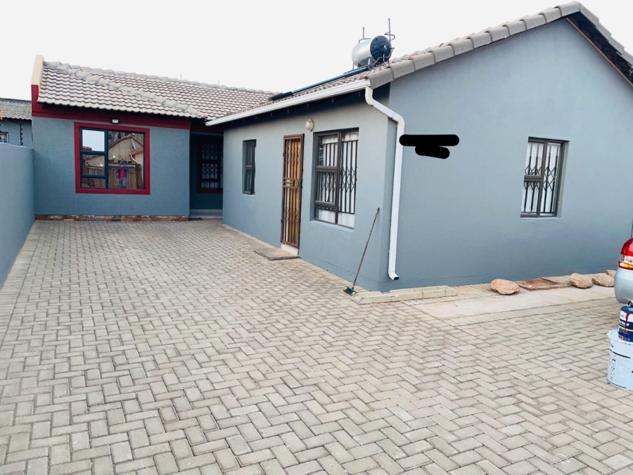 2 Bedroom Property for Sale in Protea Glen Gauteng