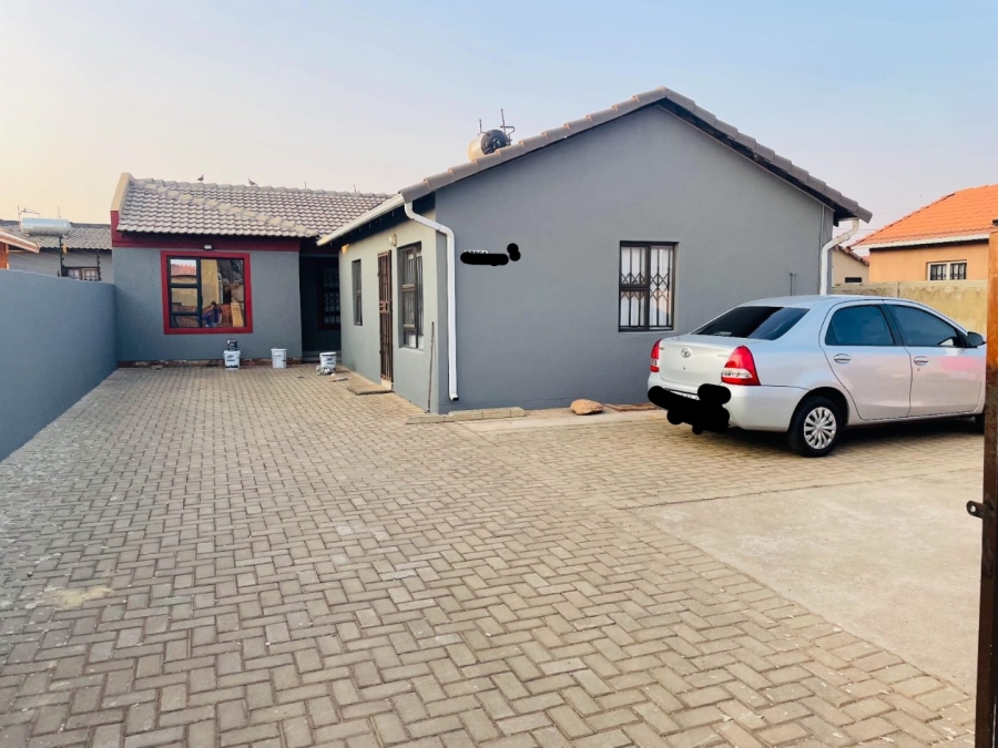 2 Bedroom Property for Sale in Protea Glen Gauteng