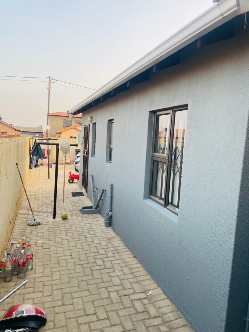 2 Bedroom Property for Sale in Protea Glen Gauteng