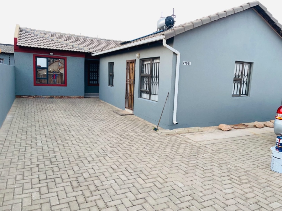 2 Bedroom Property for Sale in Protea Glen Gauteng