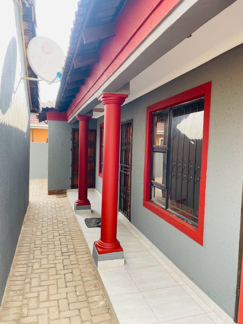 2 Bedroom Property for Sale in Protea Glen Gauteng