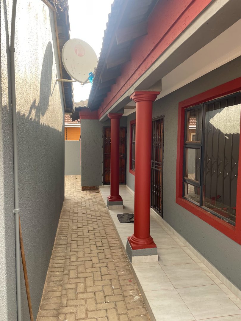 2 Bedroom Property for Sale in Protea Glen Gauteng