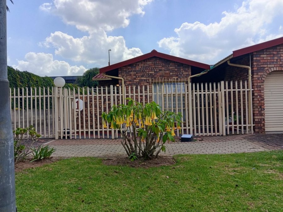 3 Bedroom Property for Sale in Benoni West Gauteng