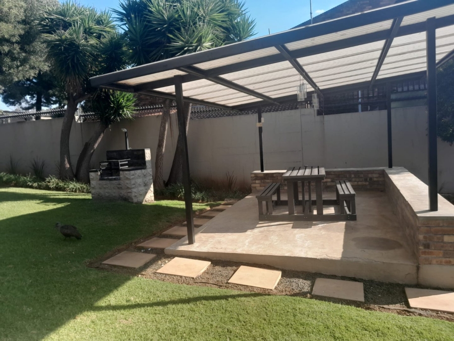 2 Bedroom Property for Sale in Bedford Gardens Gauteng
