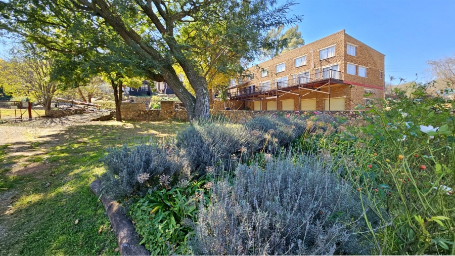  Bedroom Property for Sale in Vaaloewer Gauteng