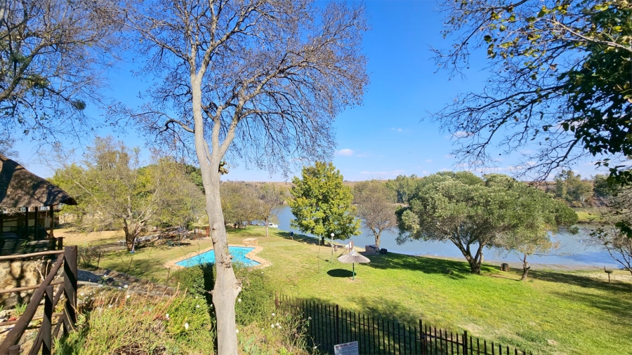  Bedroom Property for Sale in Vaaloewer Gauteng