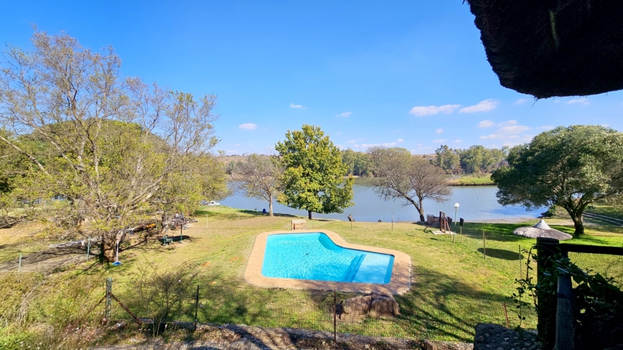  Bedroom Property for Sale in Vaaloewer Gauteng