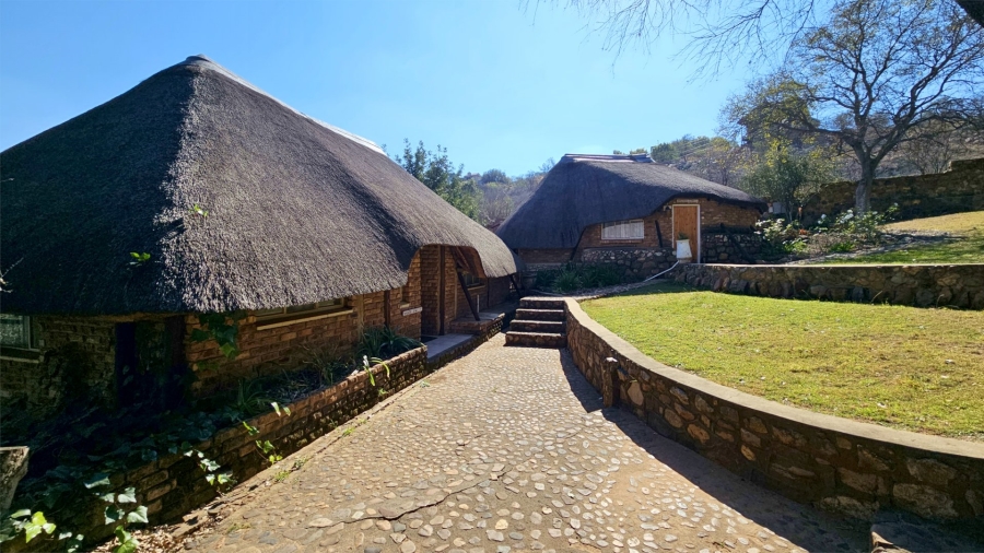  Bedroom Property for Sale in Vaaloewer Gauteng