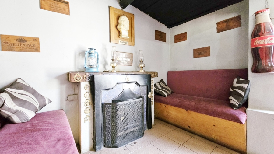  Bedroom Property for Sale in Vaaloewer Gauteng