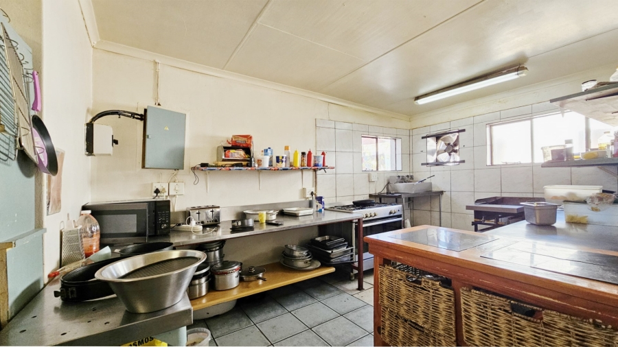  Bedroom Property for Sale in Vaaloewer Gauteng