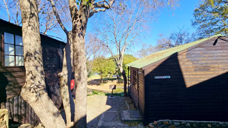  Bedroom Property for Sale in Vaaloewer Gauteng