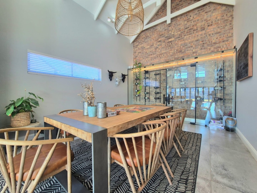 5 Bedroom Property for Sale in Midstream Heights Gauteng