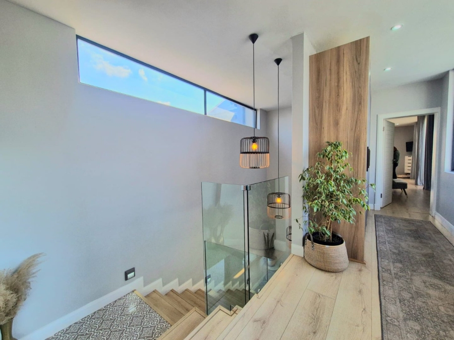 5 Bedroom Property for Sale in Midstream Heights Gauteng
