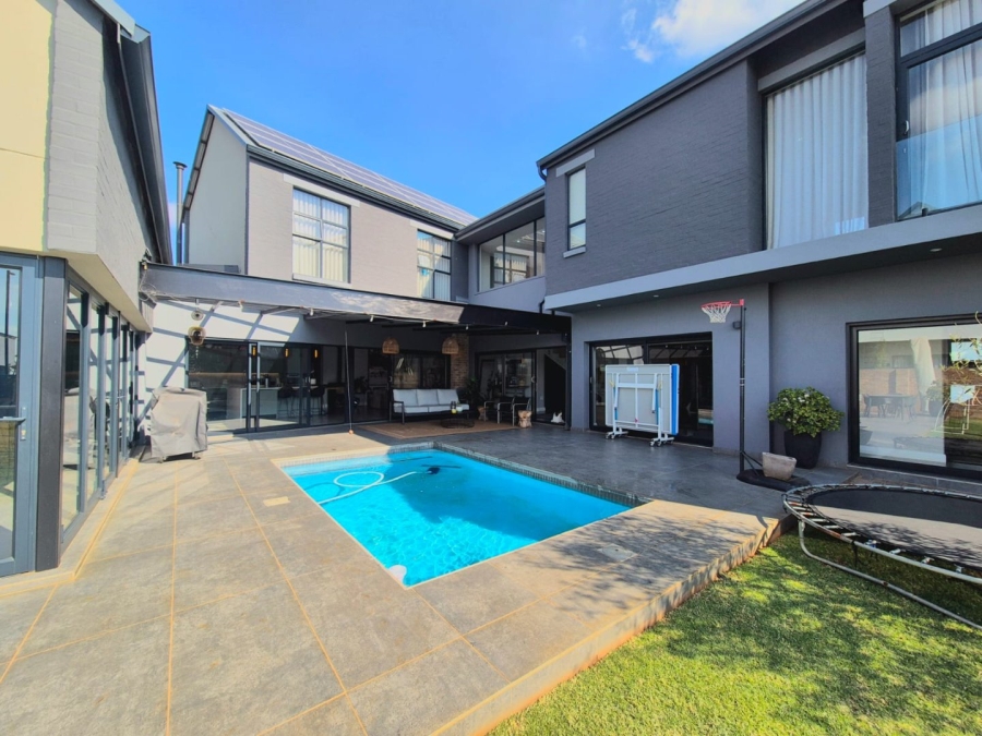 5 Bedroom Property for Sale in Midstream Heights Gauteng