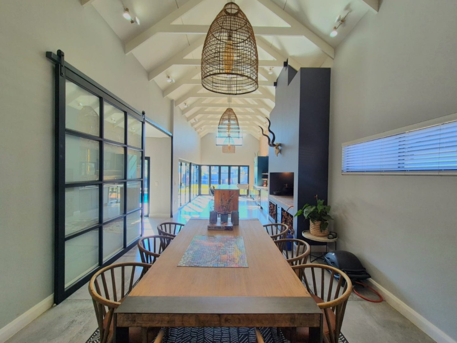 5 Bedroom Property for Sale in Midstream Heights Gauteng