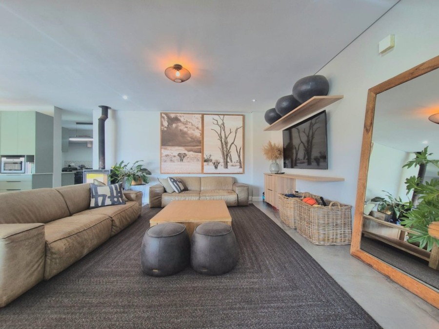 5 Bedroom Property for Sale in Midstream Heights Gauteng