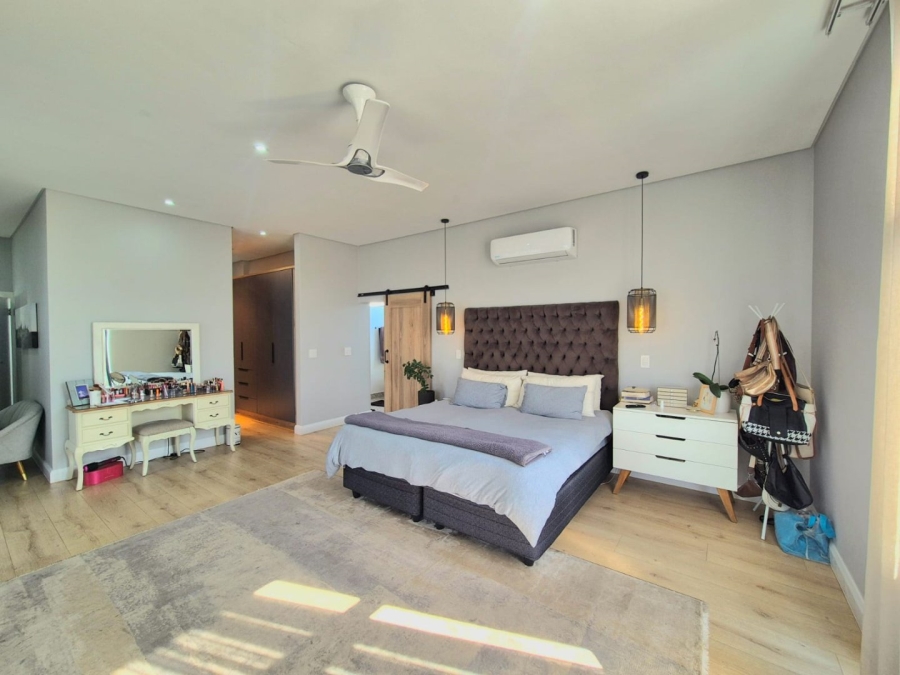 5 Bedroom Property for Sale in Midstream Heights Gauteng