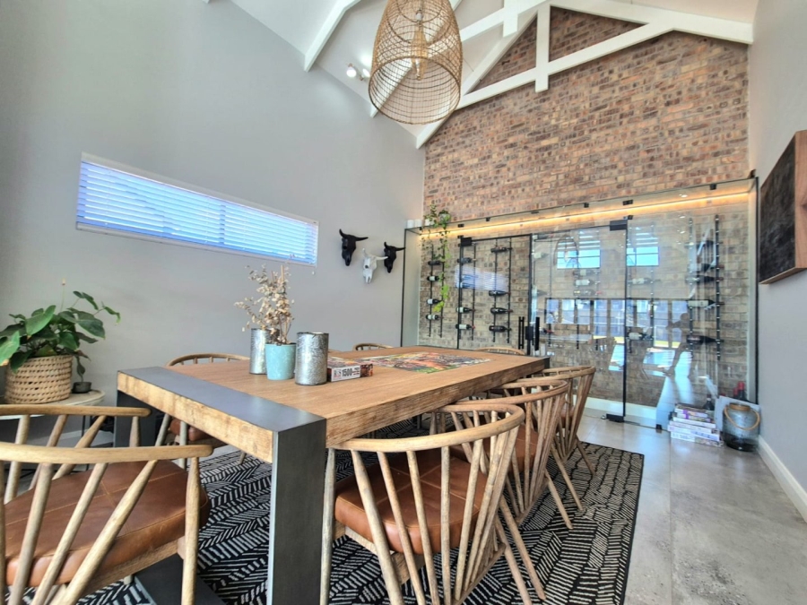 5 Bedroom Property for Sale in Midstream Heights Gauteng