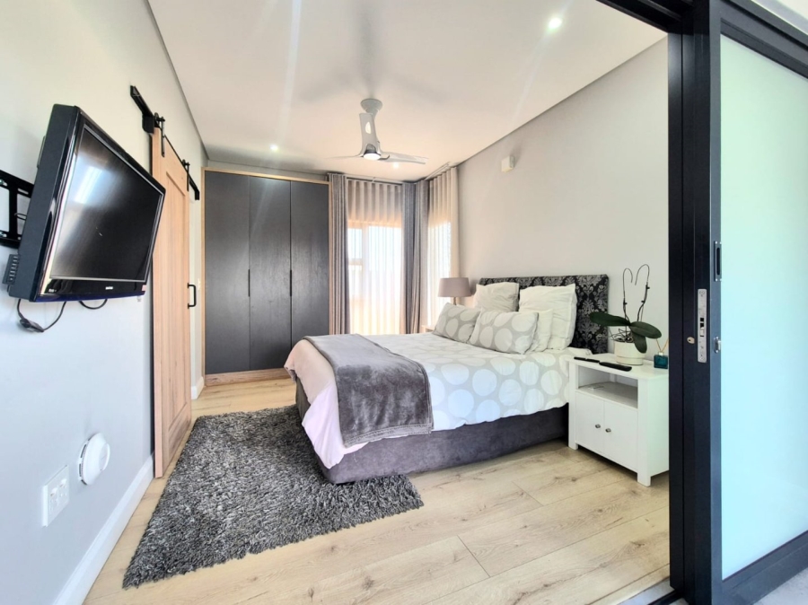 5 Bedroom Property for Sale in Midstream Heights Gauteng