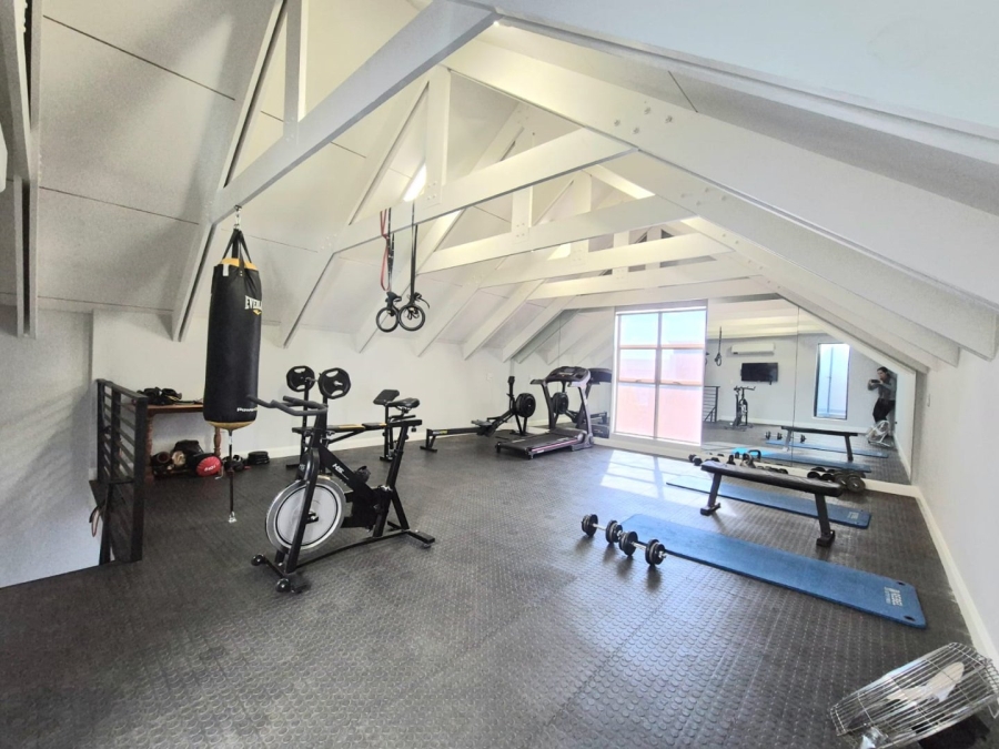 5 Bedroom Property for Sale in Midstream Heights Gauteng