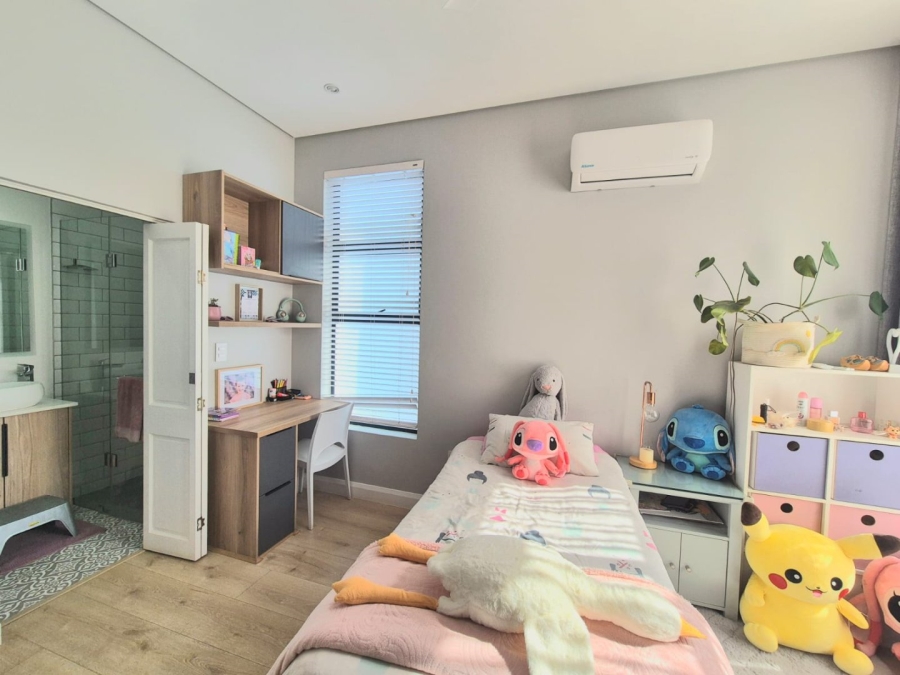 5 Bedroom Property for Sale in Midstream Heights Gauteng