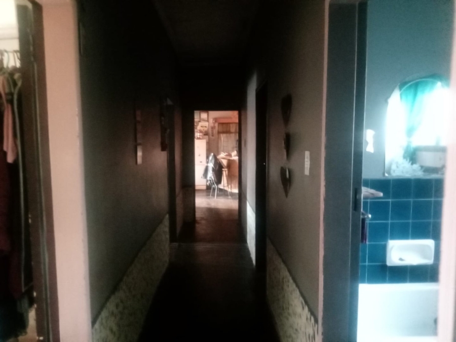 7 Bedroom Property for Sale in Danville Gauteng