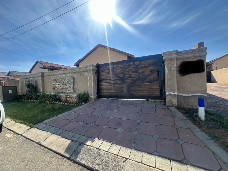3 Bedroom Property for Sale in Witpoortjie Gauteng