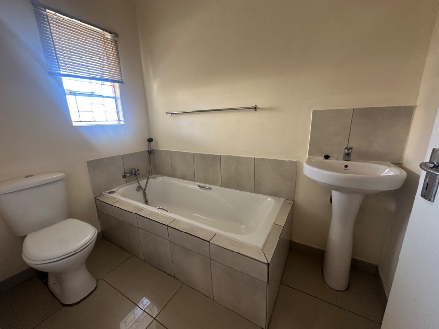 3 Bedroom Property for Sale in Witpoortjie Gauteng