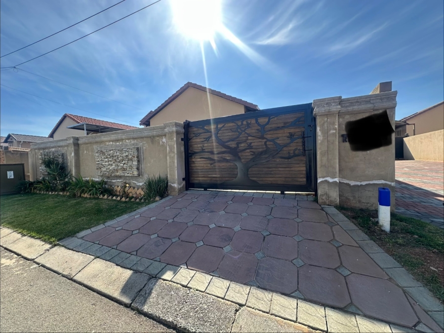3 Bedroom Property for Sale in Witpoortjie Gauteng