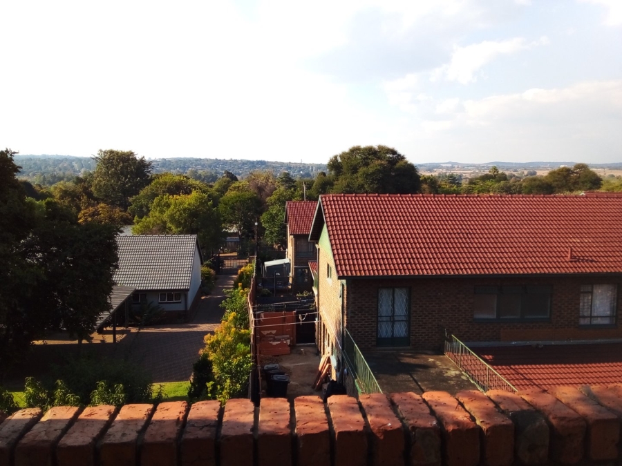 To Let 2 Bedroom Property for Rent in Eldoraigne Gauteng
