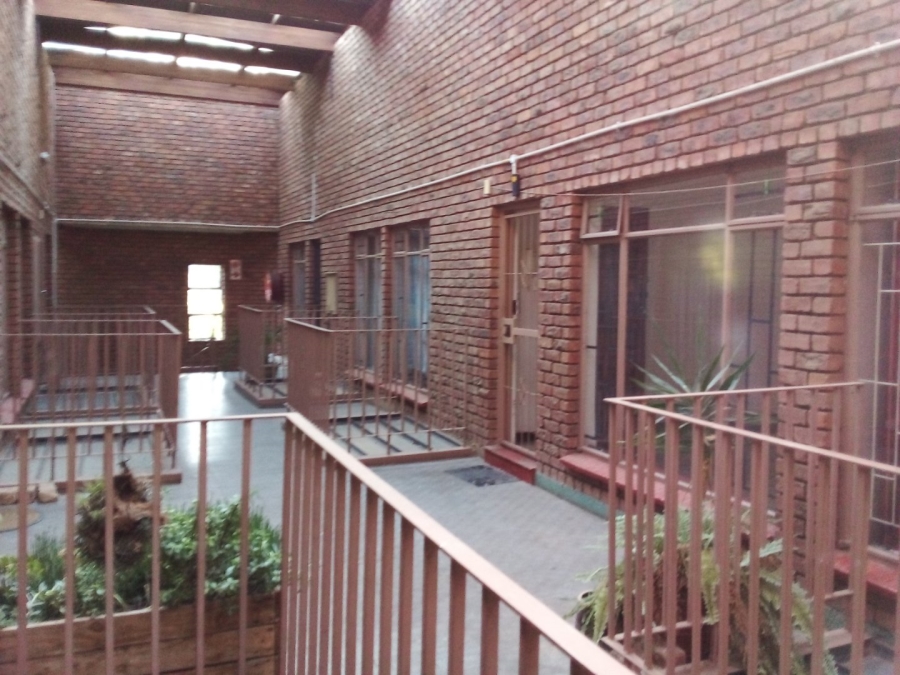 To Let 2 Bedroom Property for Rent in Eldoraigne Gauteng