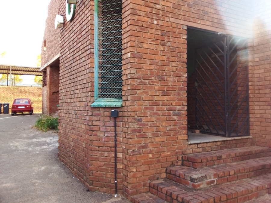To Let 2 Bedroom Property for Rent in Eldoraigne Gauteng