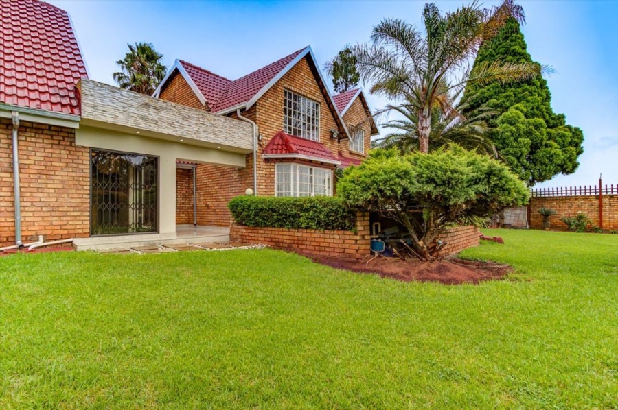 3 Bedroom Property for Sale in Klippoortje Gauteng
